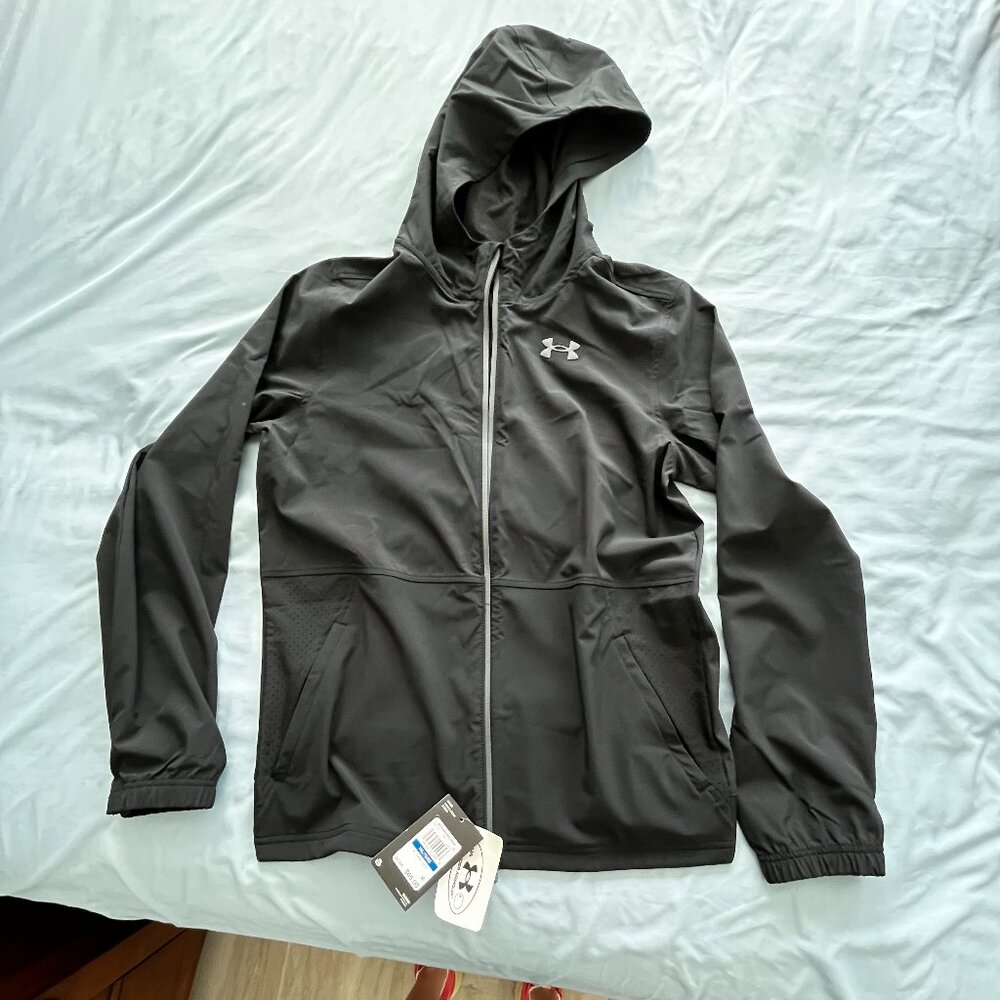 New Boys Size YXL Under Armour Black Rival Woven Jacket NWT Lightweight Hooded